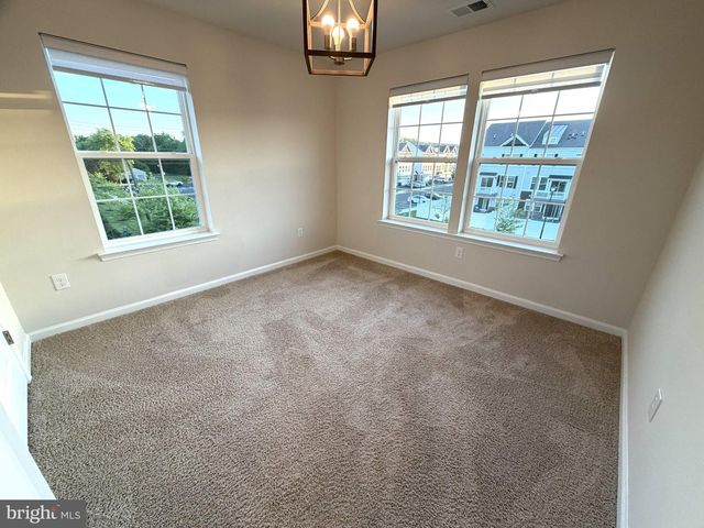 1 AUTUMN PARK BLVD, Medford, NJ 08055