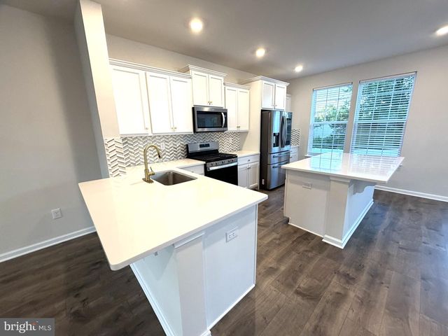 1 AUTUMN PARK BLVD, Medford, NJ 08055