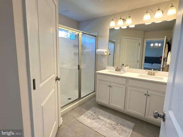 1 AUTUMN PARK BLVD, Medford, NJ 08055
