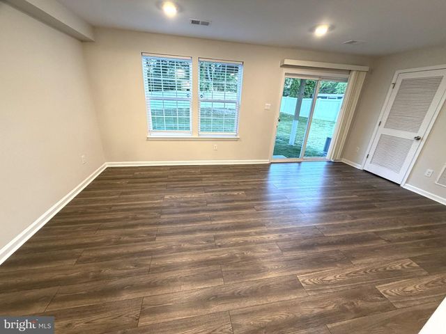 1 AUTUMN PARK BLVD, Medford, NJ 08055