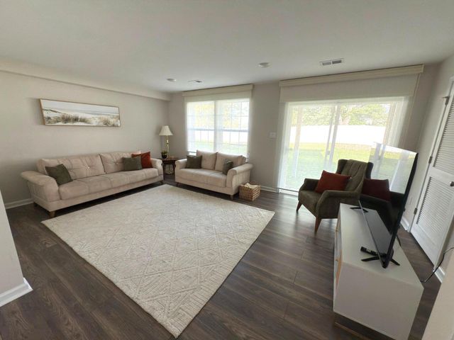 1 AUTUMN PARK BLVD, Medford, NJ 08055