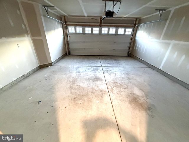 1 AUTUMN PARK BLVD, Medford, NJ 08055