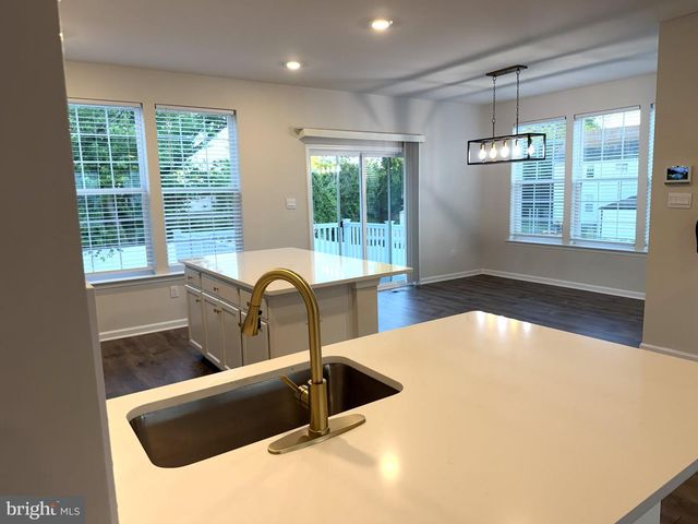 1 AUTUMN PARK BLVD, Medford, NJ 08055