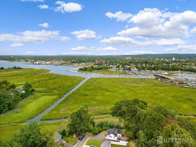471 Beverly Drive, Aberdeen, NJ 07735