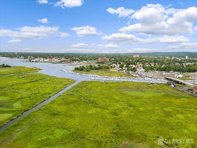 471 Beverly Drive, Aberdeen, NJ 07735