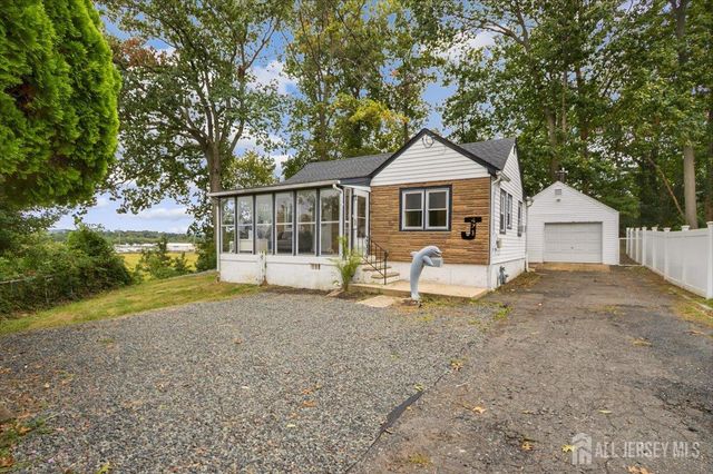 471 Beverly Drive, Aberdeen, NJ 07735