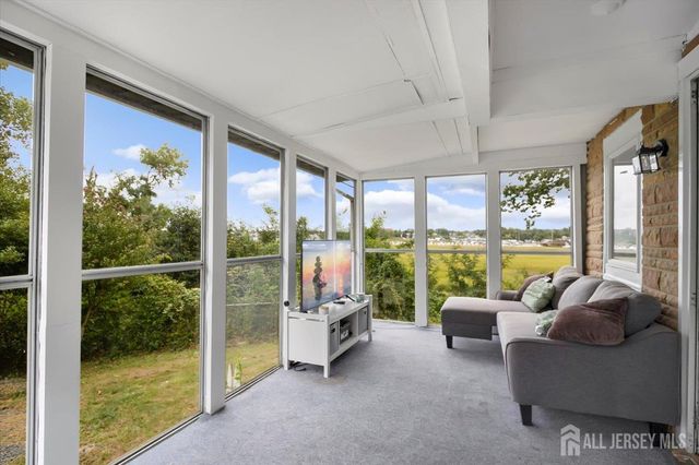 471 Beverly Drive, Aberdeen, NJ 07735