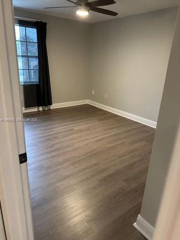 1471 NW 159th Ave, Pembroke Pines, FL 33028