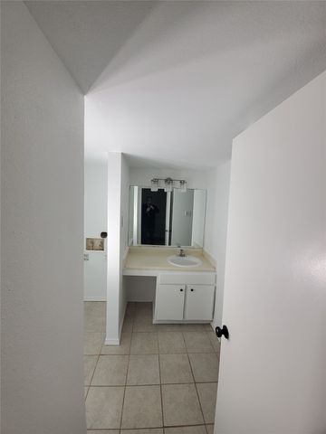 6050 Melody Lane 215, Dallas, TX 75231