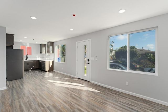 6728 36 Thomson Ct, San Diego, CA 92111