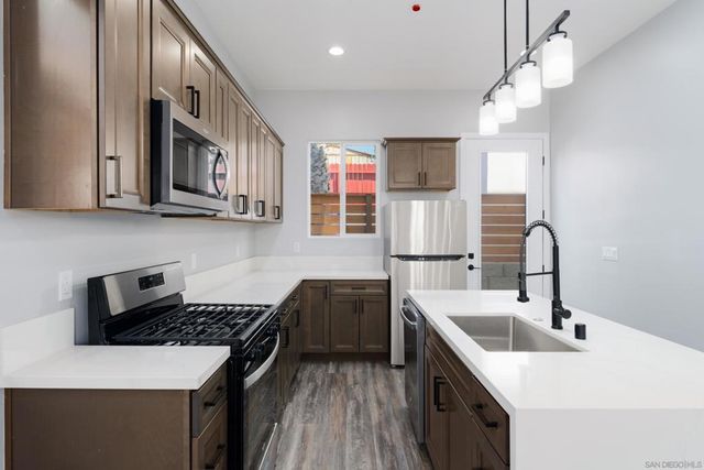 6728 36 Thomson Ct, San Diego, CA 92111