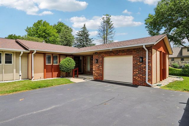 715 Tamarack Dr E, West Bend, WI 53095