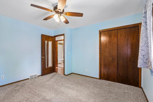 715 Tamarack Dr E, West Bend, WI 53095