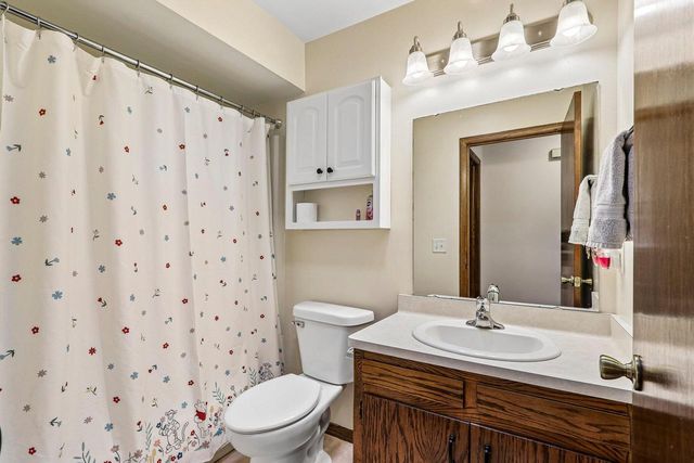 715 Tamarack Dr E, West Bend, WI 53095