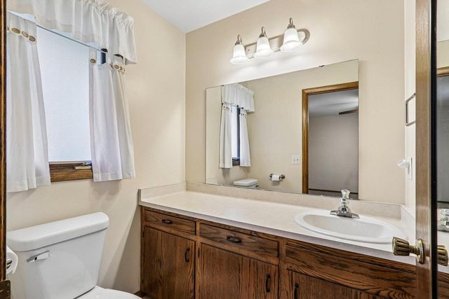 715 Tamarack Dr E, West Bend, WI 53095