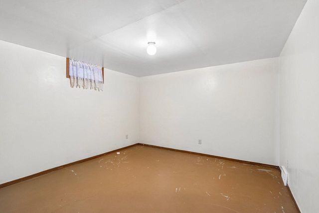 715 Tamarack Dr E, West Bend, WI 53095