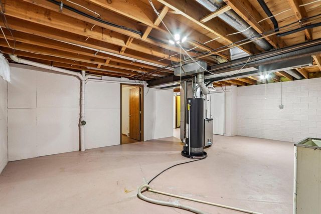 715 Tamarack Dr E, West Bend, WI 53095