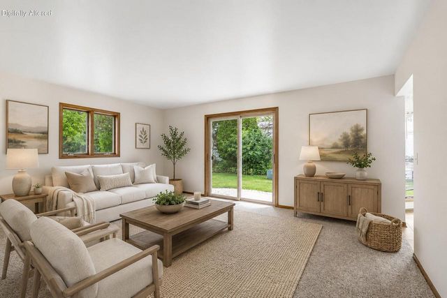 715 Tamarack Dr E, West Bend, WI 53095