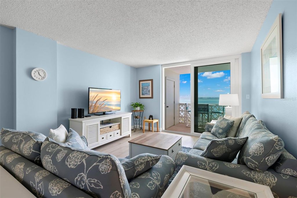 Image 11 of property listing at 9 FORBES PLACE 707, Dunedin, FL 34698