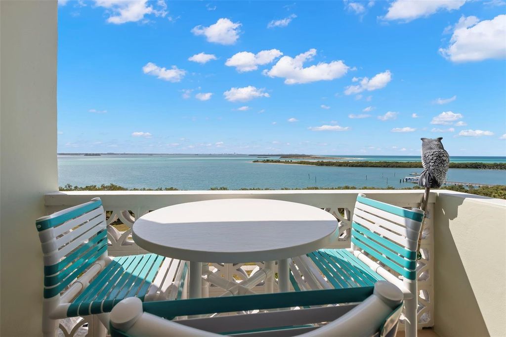 Image 13 of property listing at 9 FORBES PLACE 707, Dunedin, FL 34698