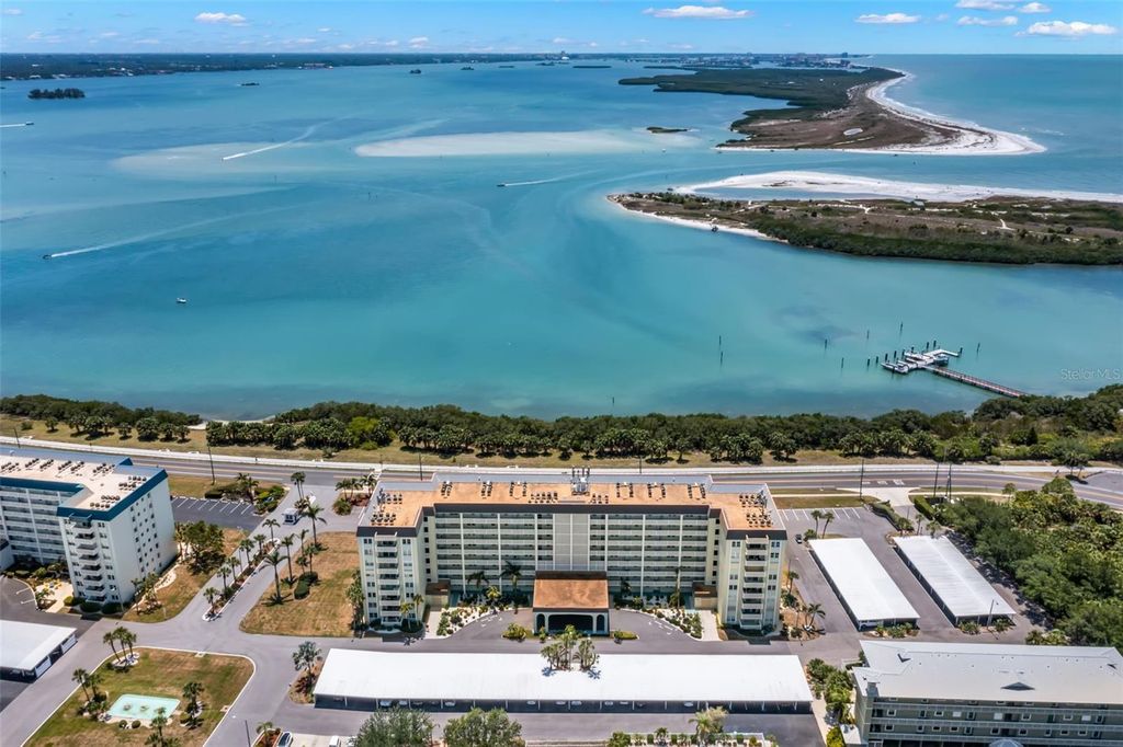 Image 30 of property listing at 9 FORBES PLACE 707, Dunedin, FL 34698