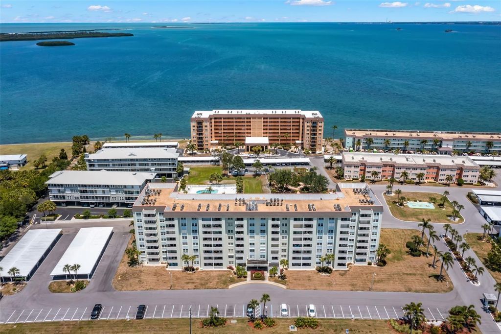 Image 31 of property listing at 9 FORBES PLACE 707, Dunedin, FL 34698