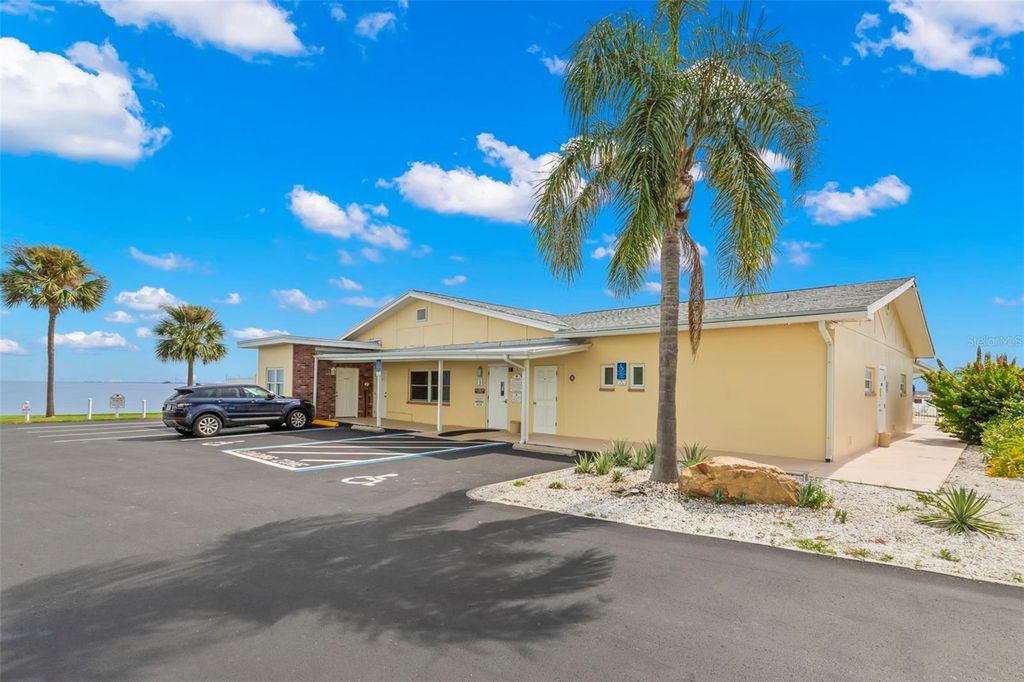 Image 33 of property listing at 9 FORBES PLACE 707, Dunedin, FL 34698