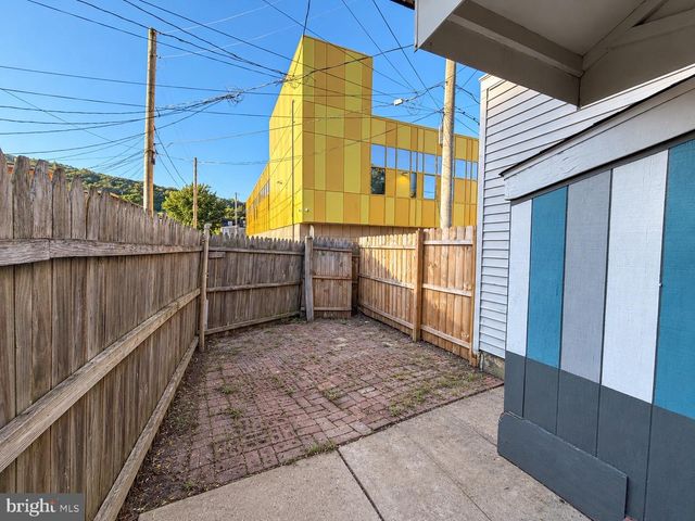 1056 SPRUCE ST, Reading, PA 19602