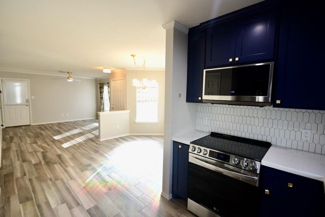 1706 Redwing Bluff Drive, Houston, TX 77009