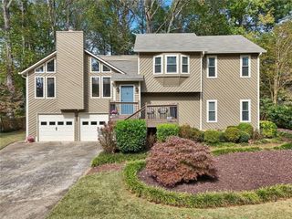2842 Forest Chase NE Drive, Marietta, GA 30066