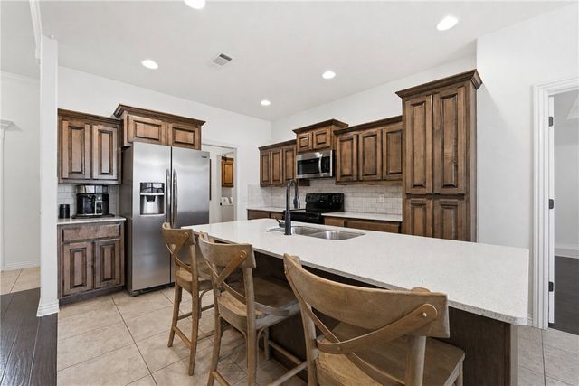 705 Olivia Lane, Centerton, AR 72719