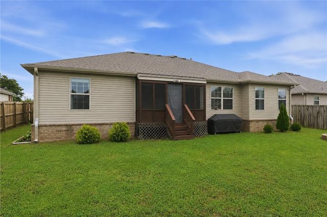 705 Olivia Lane, Centerton, AR 72719