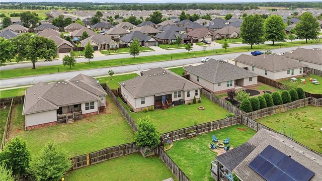 705 Olivia Lane, Centerton, AR 72719