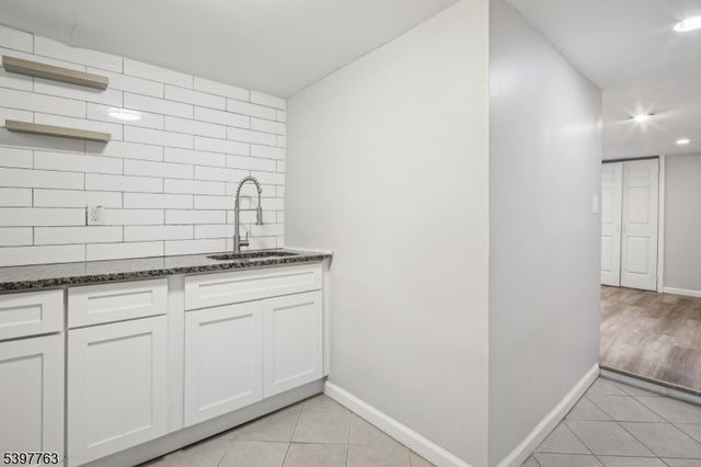 296 Dixon Ave, Paterson City, NJ 07501