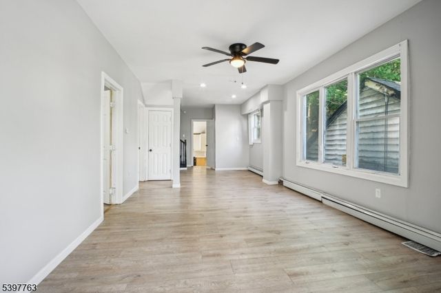 296 Dixon Ave, Paterson City, NJ 07501