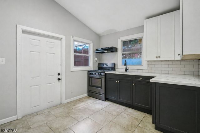 296 Dixon Ave, Paterson City, NJ 07501