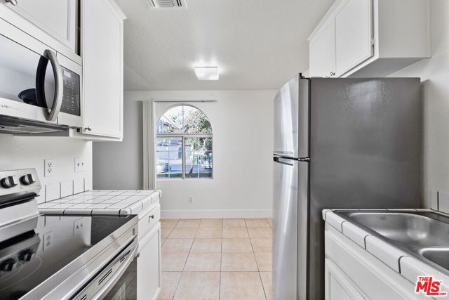 6616 Sylmar Avenue 1, Van Nuys (los Angeles), CA 91405