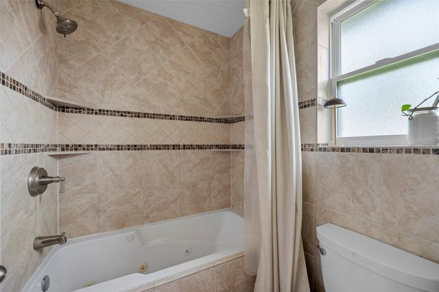 2335 Farriers Bend Drive, Friendswood, TX 77546