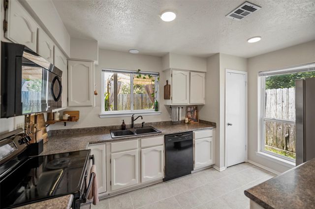 2335 Farriers Bend Drive, Friendswood, TX 77546