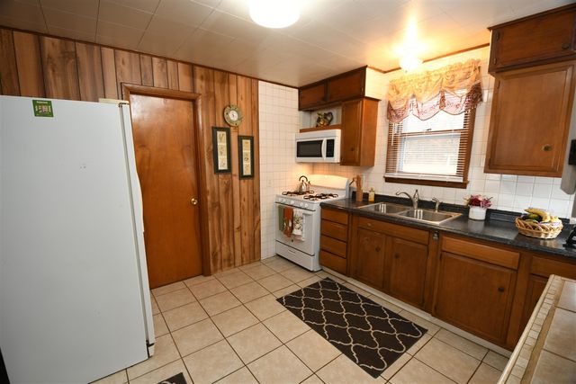 25248 Front Street, Mattawan, MI 49071