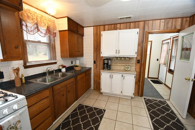 25248 Front Street, Mattawan, MI 49071