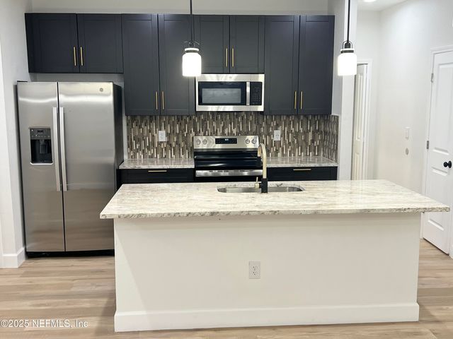 2120 W 2ND Street, Jacksonville, FL 32209