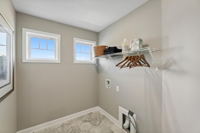 19958 Gadston Lane, Lakeville, MN 55044