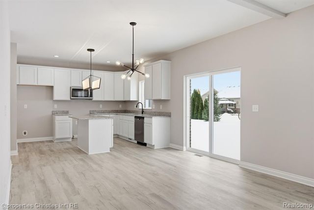 23188 Waterview Drive, New Boston, MI 48164