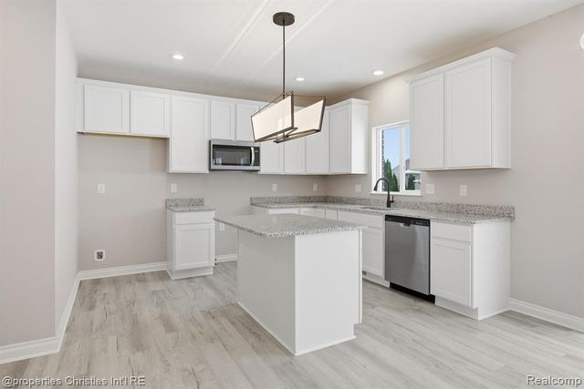 23188 Waterview Drive, New Boston, MI 48164