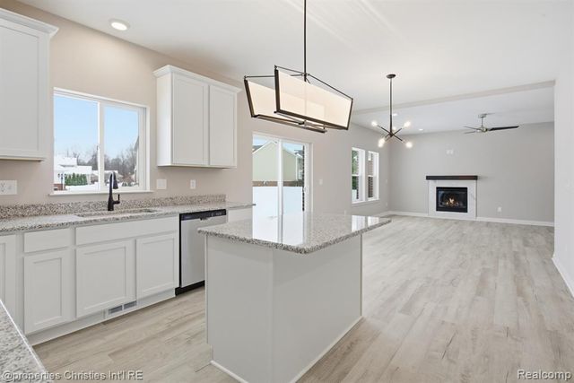 23188 Waterview Drive, New Boston, MI 48164