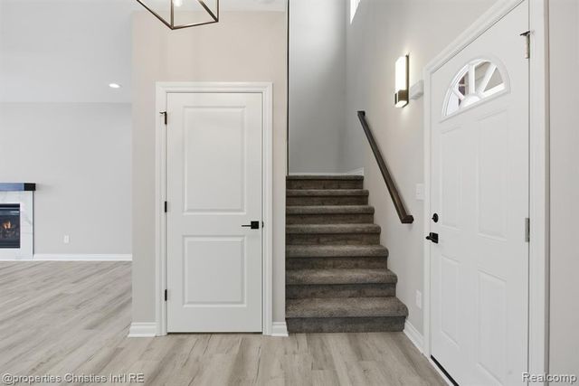 23188 Waterview Drive, New Boston, MI 48164