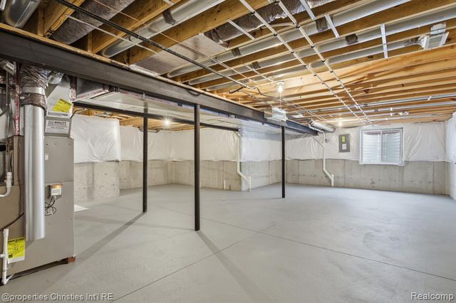 23188 Waterview Drive, New Boston, MI 48164