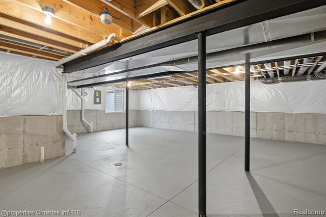 23188 Waterview Drive, New Boston, MI 48164