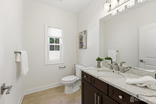 26 Washington Place, Metuchen, NJ 08840